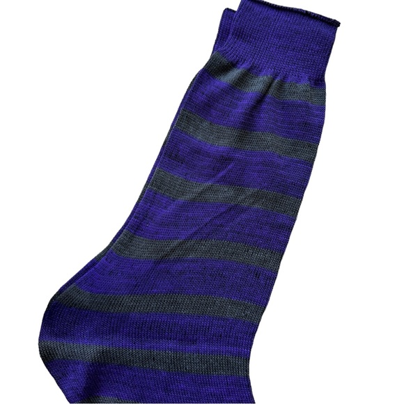 Tumi Travel case with 2 Pairs of socks and Sleep Mask Kit - Picture 2 of 4